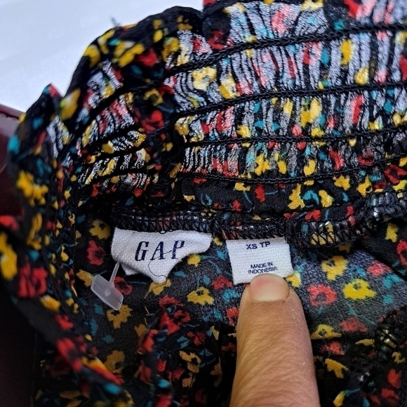 GAP Floral Smocked‎ Long Sleeves Top - Picture 7 of 10